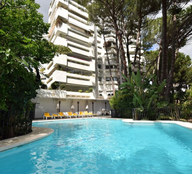 R5185318-Image 1-Middle Floor - 2 Beds - 112 Built