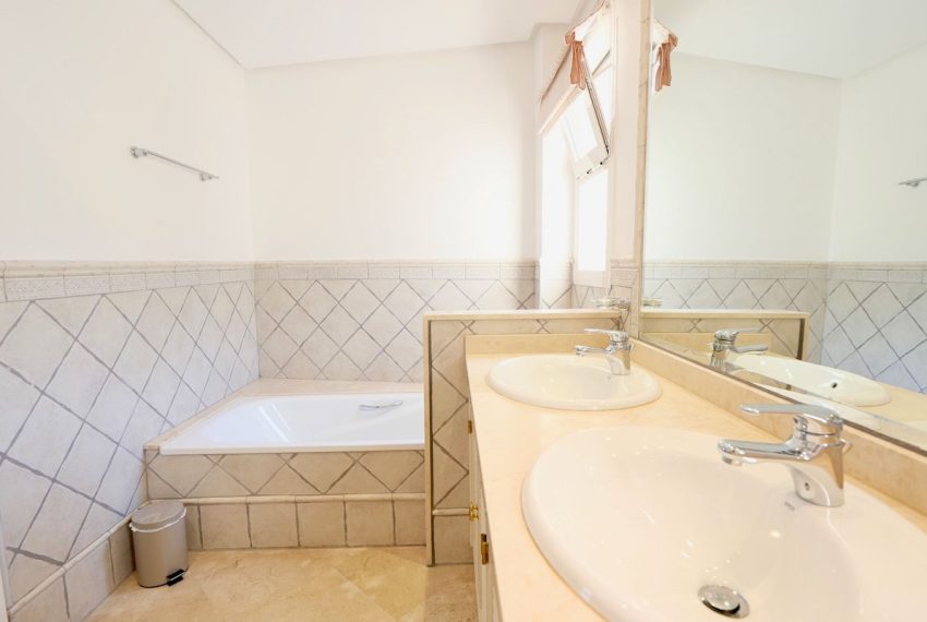 R5185348-Apartment-For-Sale-La-Mairena-Penthouse-2-Beds-111-Built-12
