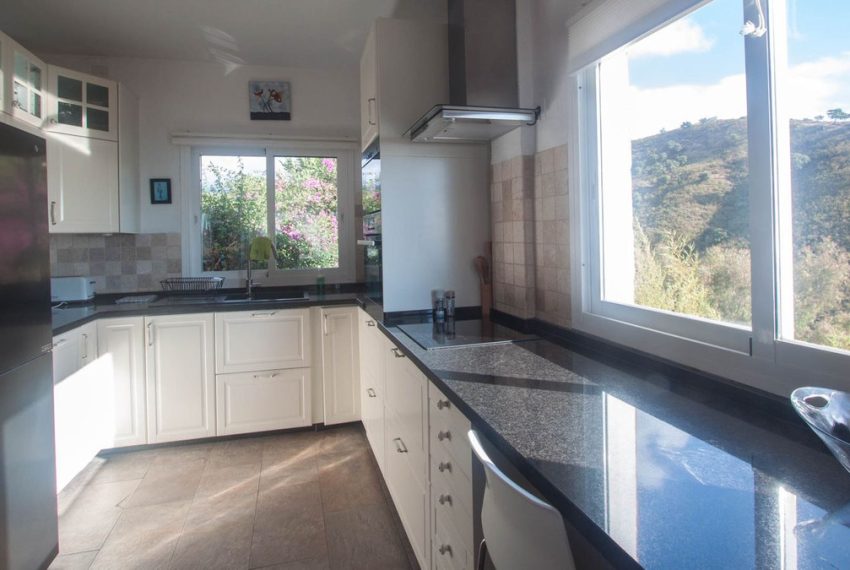 R5185921-Villa-For-Sale-Estepona-Finca-5-Beds-230-Built-11