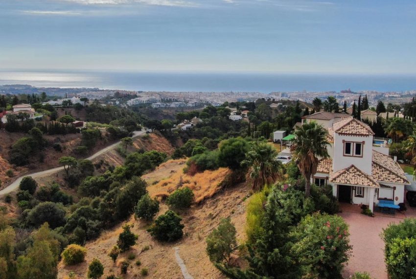 R5185921-Villa-For-Sale-Estepona-Finca-5-Beds-230-Built-3