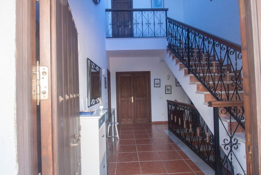 R5185921-Villa-For-Sale-Estepona-Finca-5-Beds-230-Built-6