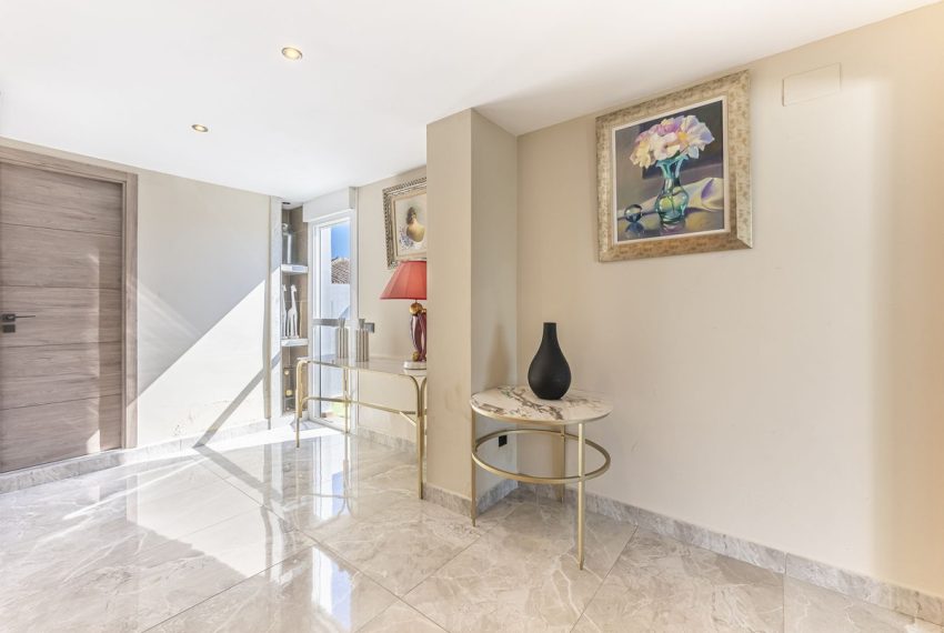 R5186050-Apartment-For-Sale-Puerto-Banus-Penthouse-Duplex-4-Beds-207-Built-12