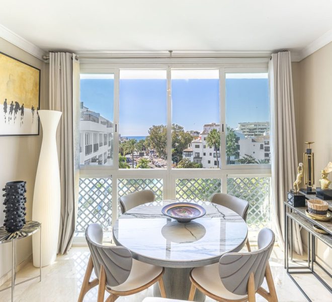 R5186050-Image 1-Penthouse Duplex - 4 Beds - 207 Built