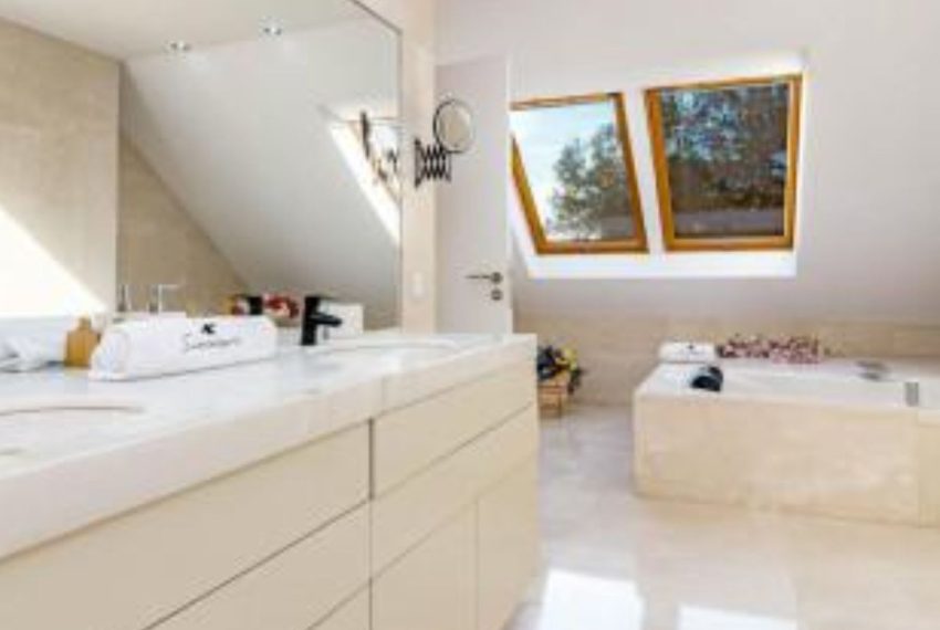 R5186215-Villa-For-Sale-Marbella-Detached-5-Beds-485-Built-17