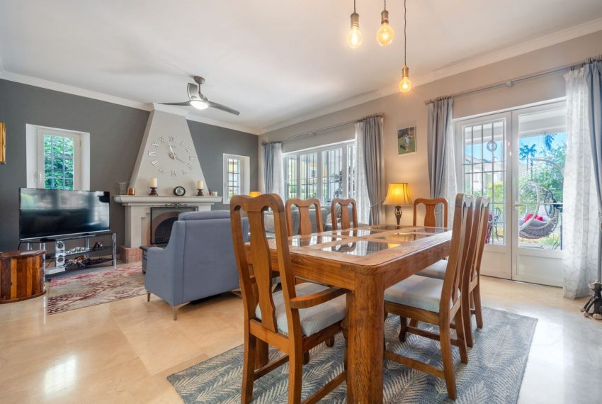 R5186377-Villa-For-Sale-Elviria-Semi-Detached-3-Beds-171-Built-1