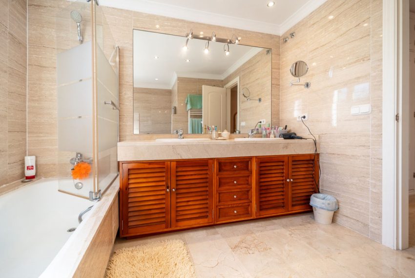 R5186377-Villa-For-Sale-Elviria-Semi-Detached-3-Beds-171-Built-17