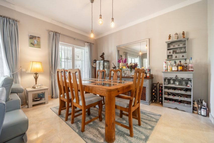 R5186377-Villa-For-Sale-Elviria-Semi-Detached-3-Beds-171-Built-6