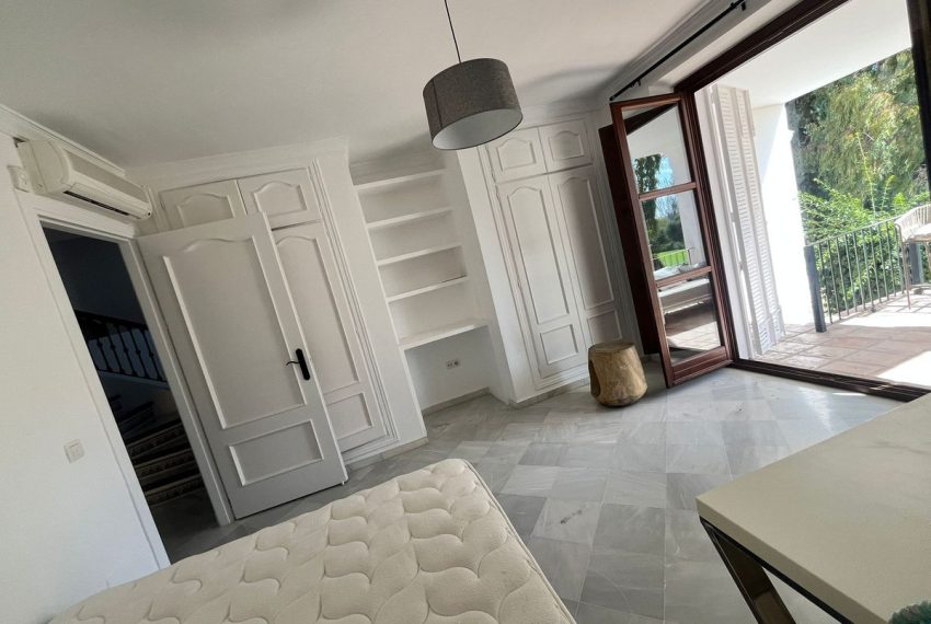 R5186386-Villa-For-Sale-Guadalmina-Alta-Detached-5-Beds-198-Built-11