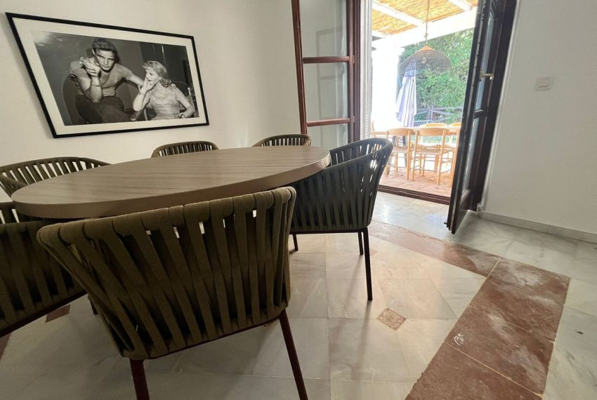 R5186386-Villa-For-Sale-Guadalmina-Alta-Detached-5-Beds-198-Built-2