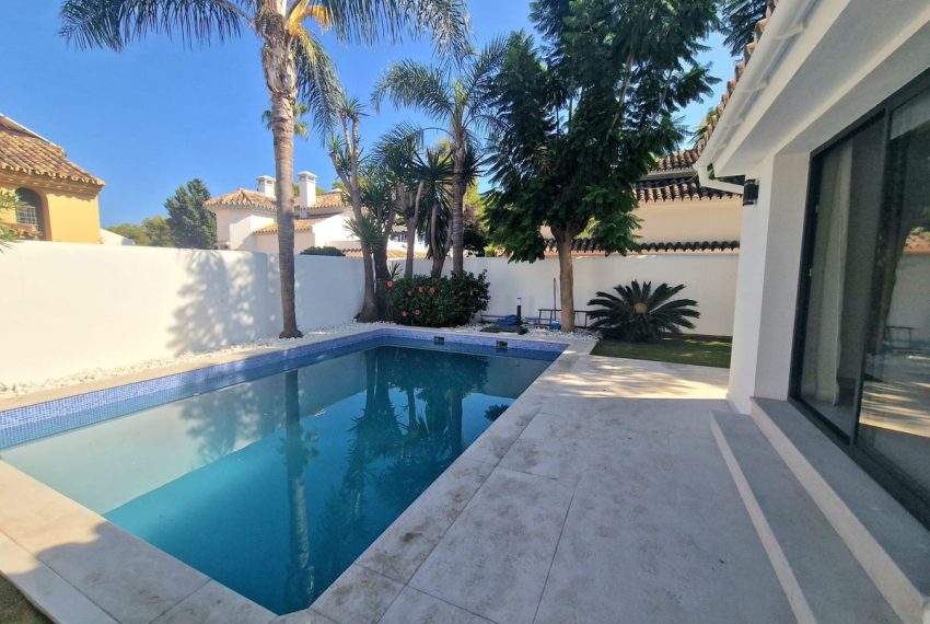 R5186416-Villa-For-Sale-Marbella-Detached-5-Beds-390-Built