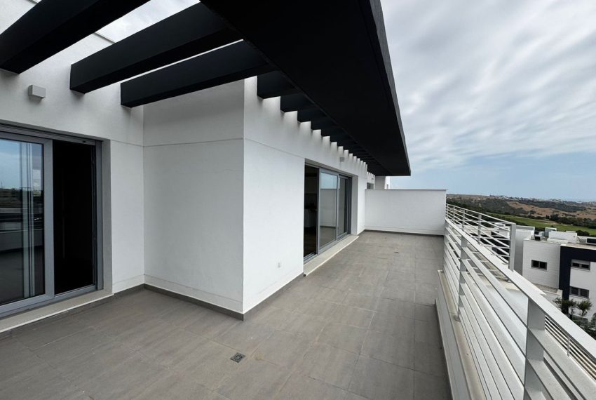 R5186509-Apartment-For-Sale-Estepona-Penthouse-3-Beds-92-Built