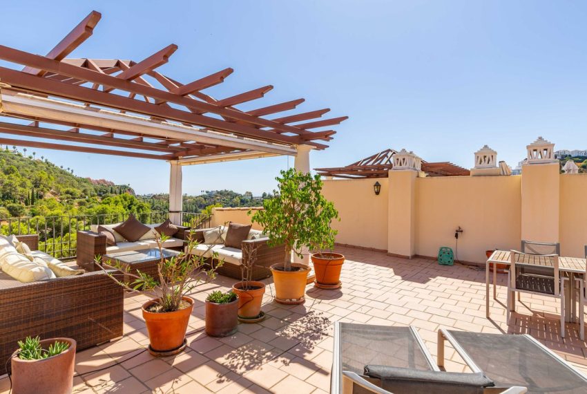 R5186851-Apartment-For-Sale-Los-Arqueros-Penthouse-Duplex-2-Beds-94-Built