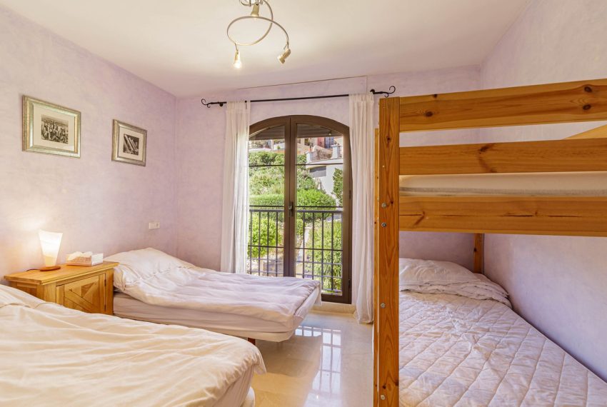 R5186851-Apartment-For-Sale-Los-Arqueros-Penthouse-Duplex-2-Beds-94-Built-9