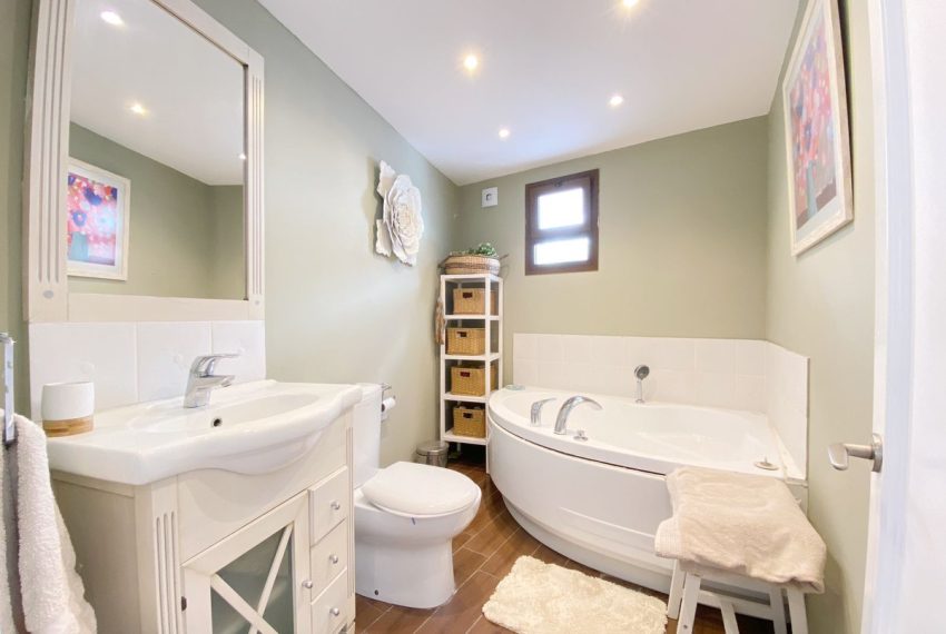 R5187679-Townhouse-For-Sale-Marbella-Terraced-5-Beds-200-Built-3