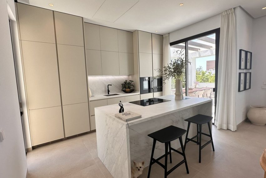 R5187943-Villa-For-Sale-Marbella-Detached-5-Beds-500-Built-1