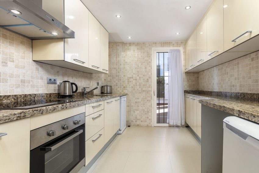 R5188009-Apartment-For-Sale-Nueva-Andalucia-Ground-Floor-2-Beds-125-Built-2