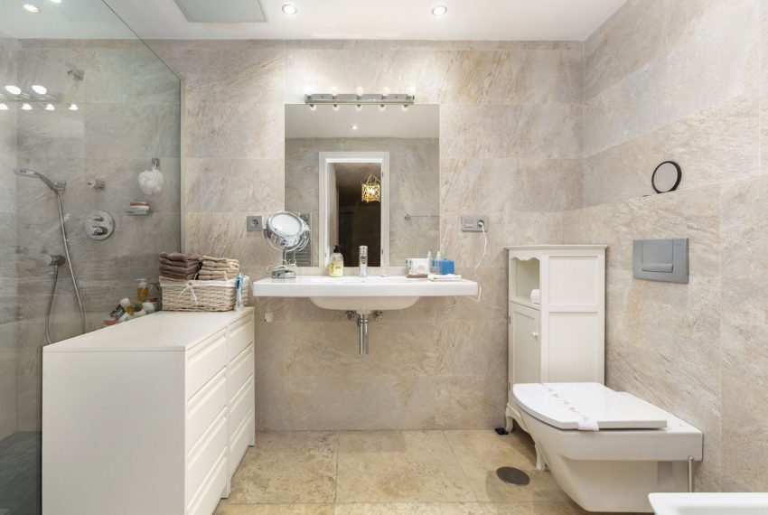 R5188009-Apartment-For-Sale-Nueva-Andalucia-Ground-Floor-2-Beds-125-Built-6