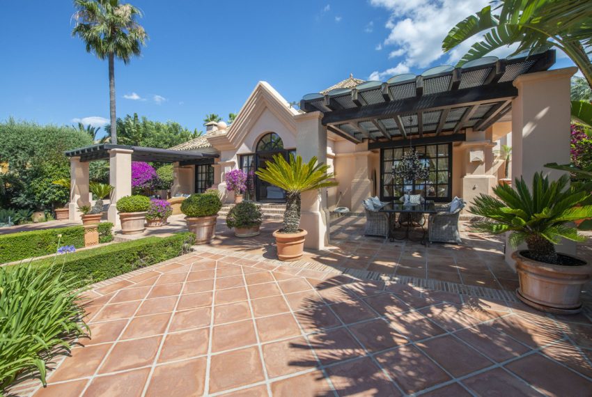 R5188336-Villa-For-Sale-Sierra-Blanca-Detached-3-Beds-595-Built-3