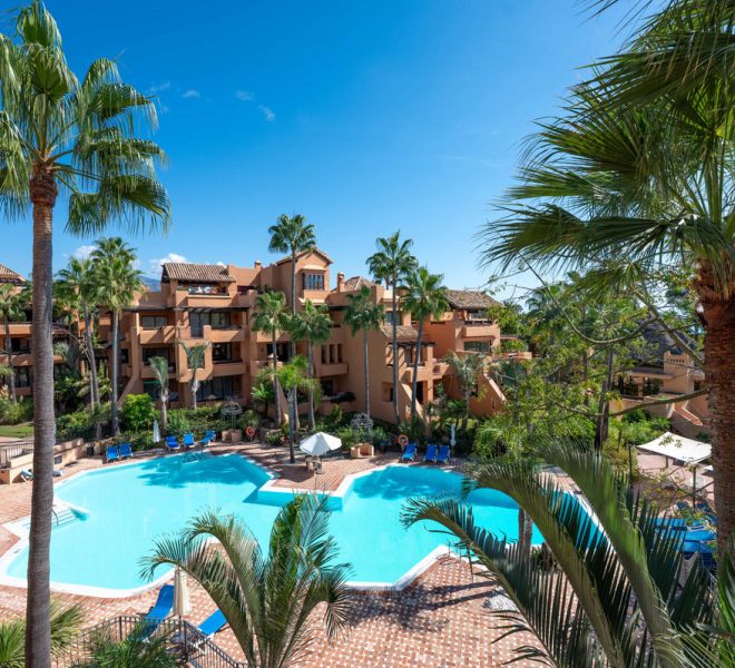 R5188339-Image 1-Middle Floor - 3 Beds - 145 Built