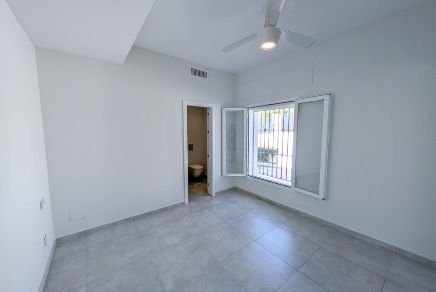 R5188930-Villa-For-Sale-Nueva-Andalucia-Detached-5-Beds-583-Built-19