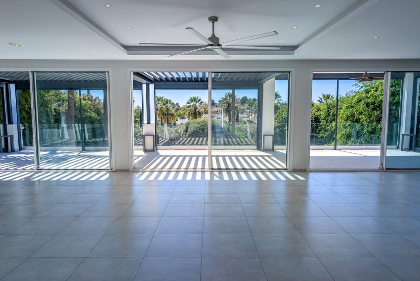 R5188930-Villa-For-Sale-Nueva-Andalucia-Detached-5-Beds-583-Built-3