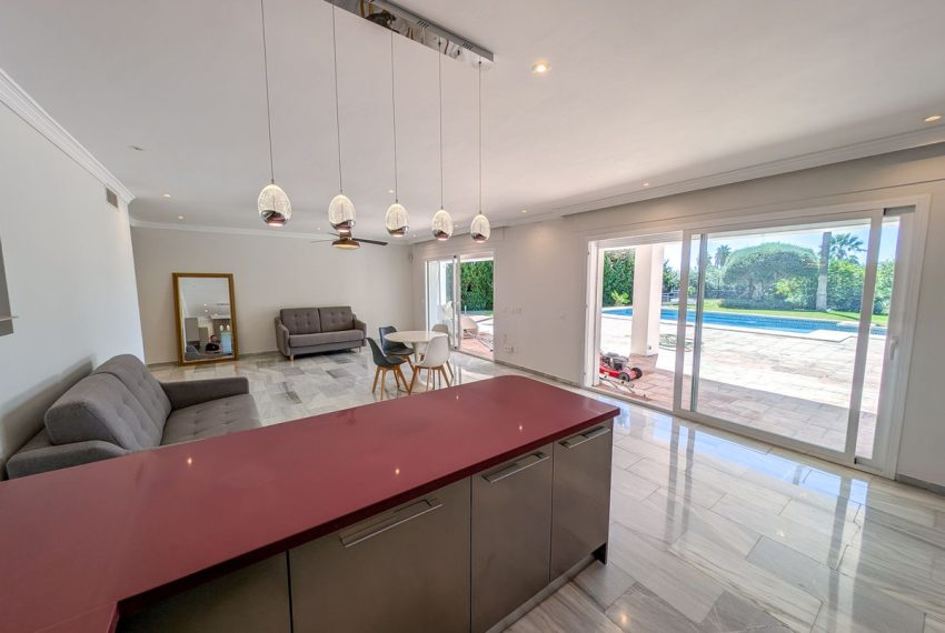 R5188930-Villa-For-Sale-Nueva-Andalucia-Detached-5-Beds-583-Built-7