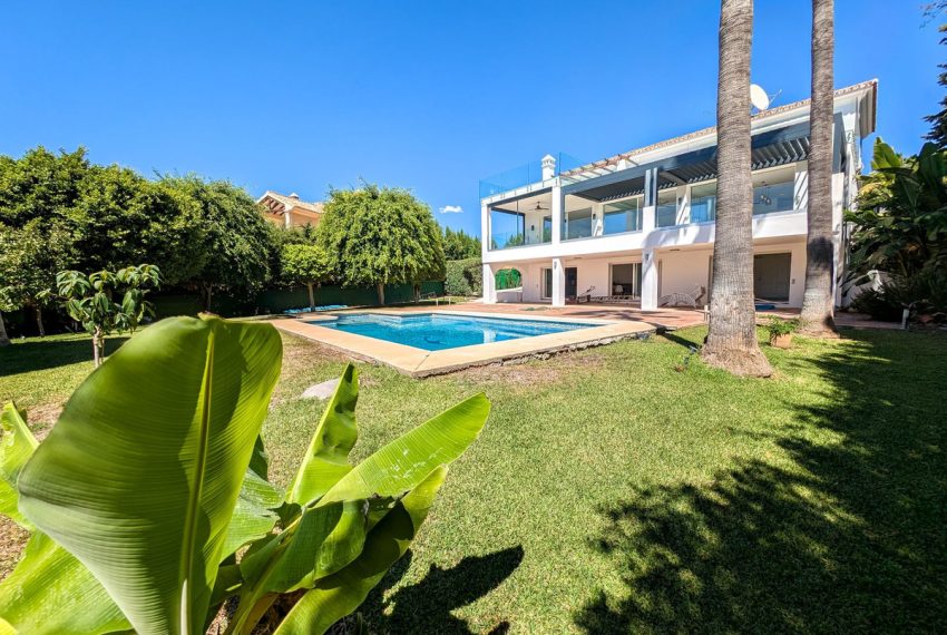 R5188930-Villa-For-Sale-Nueva-Andalucia-Detached-5-Beds-583-Built