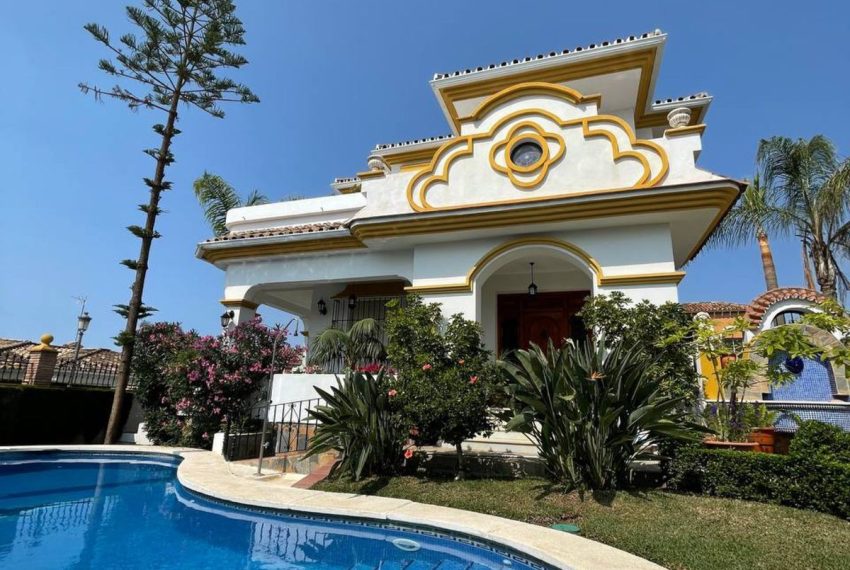 R5189107-Villa-For-Sale-San-Pedro-de-Alcantara-Detached-4-Beds-450-Built-1