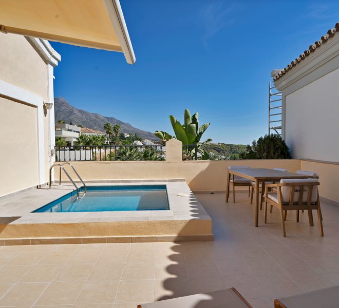 R5189632-Image 1-Terraced - 5 Beds - 242 Built