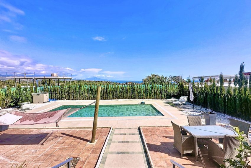 R5190898-Villa-For-Sale-Estepona-Detached-3-Beds-209-Built-2