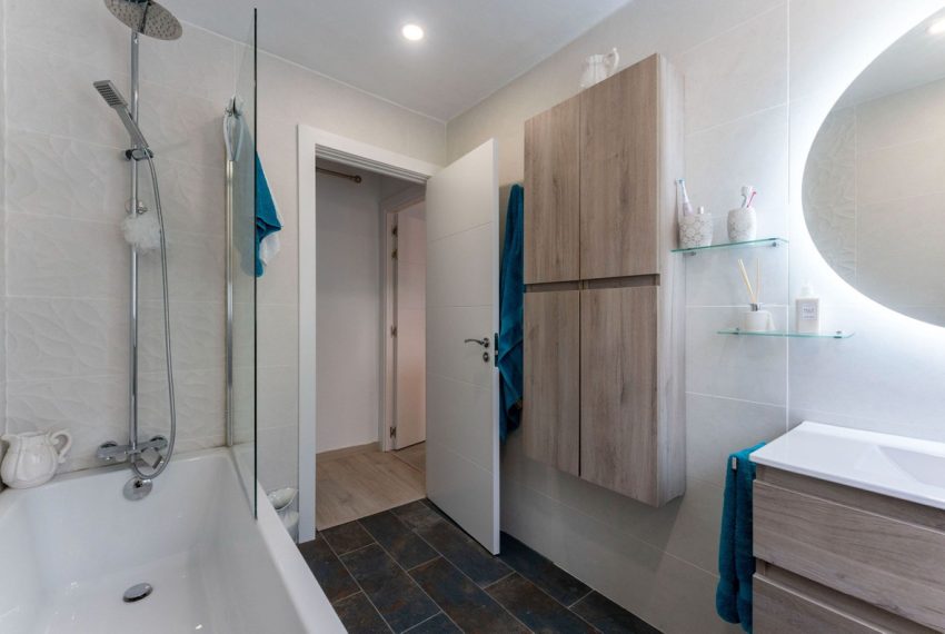 R5190913-Villa-For-Sale-Coin-Detached-3-Beds-190-Built-17