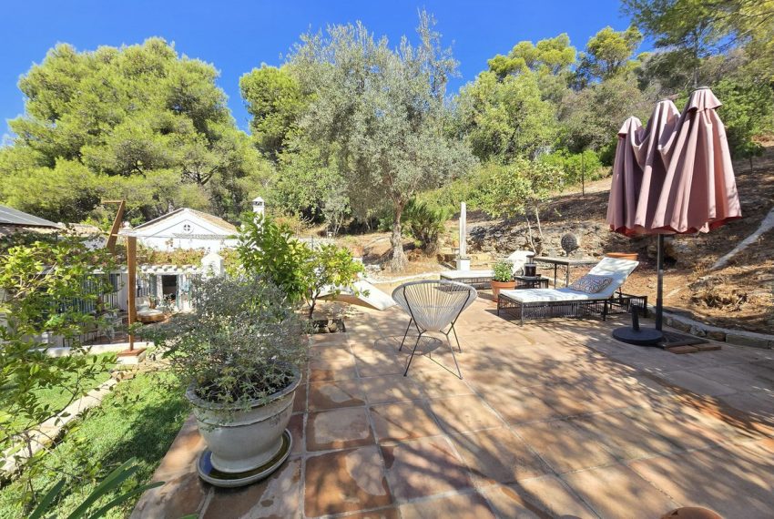 R5191861-Villa-For-Sale-Marbella-Detached-4-Beds-245-Built-2