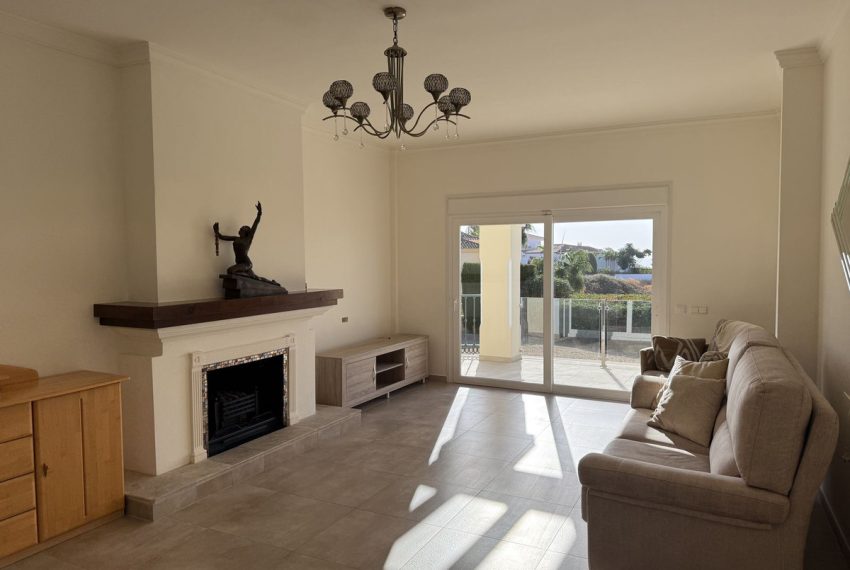 R5191993-Villa-For-Sale-Estepona-Detached-5-Beds-334-Built