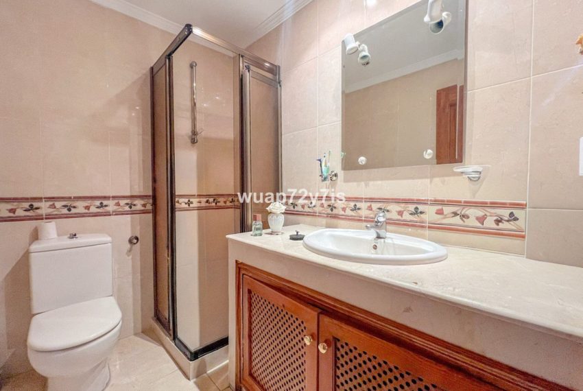 R5192284-Villa-For-Sale-Estepona-Semi-Detached-5-Beds-340-Built-16