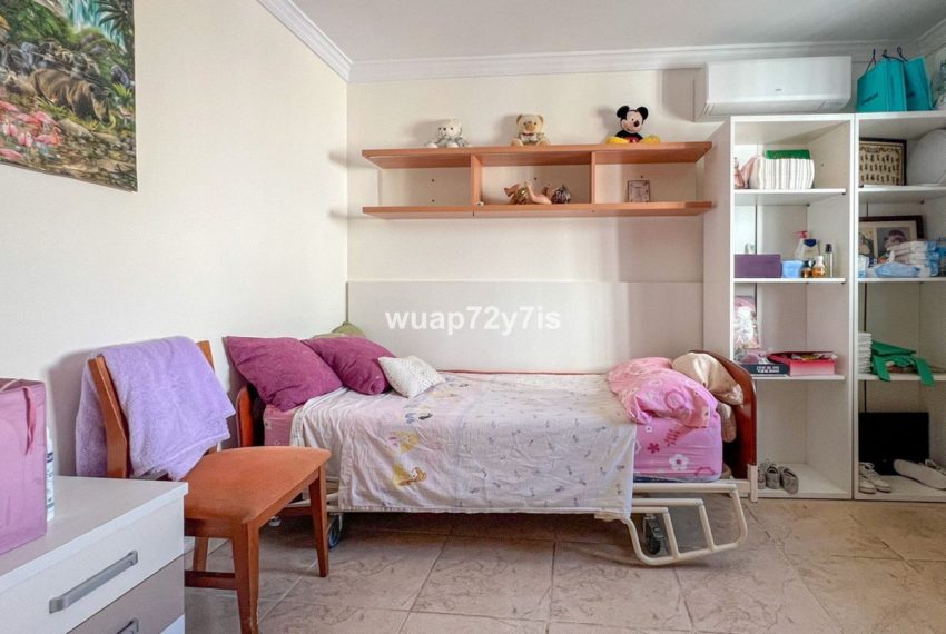 R5192284-Villa-For-Sale-Estepona-Semi-Detached-5-Beds-340-Built-18