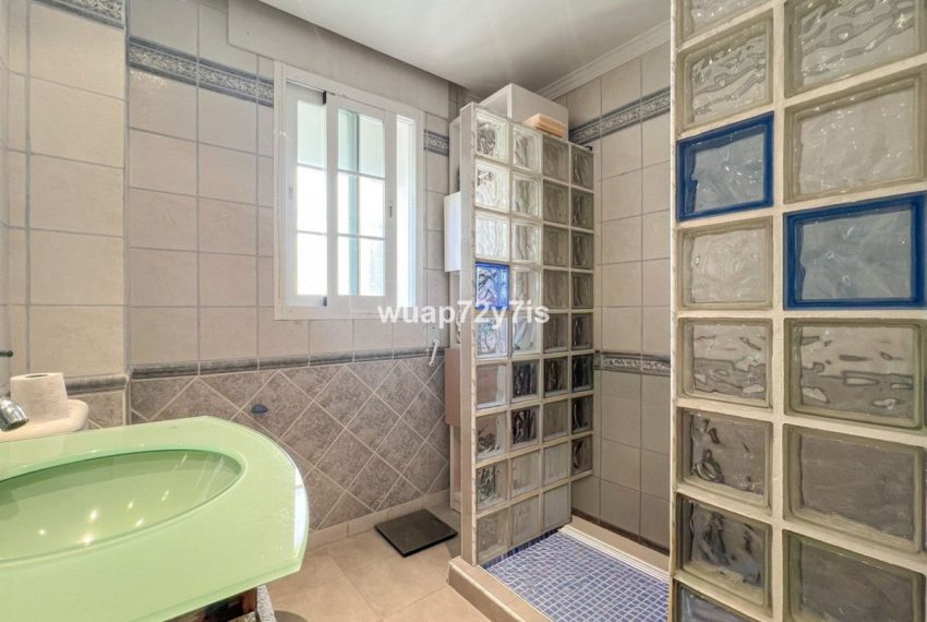 R5192284-Villa-For-Sale-Estepona-Semi-Detached-5-Beds-340-Built-19