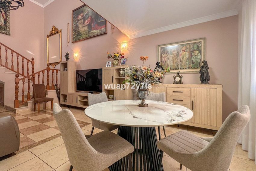 R5192284-Villa-For-Sale-Estepona-Semi-Detached-5-Beds-340-Built-8