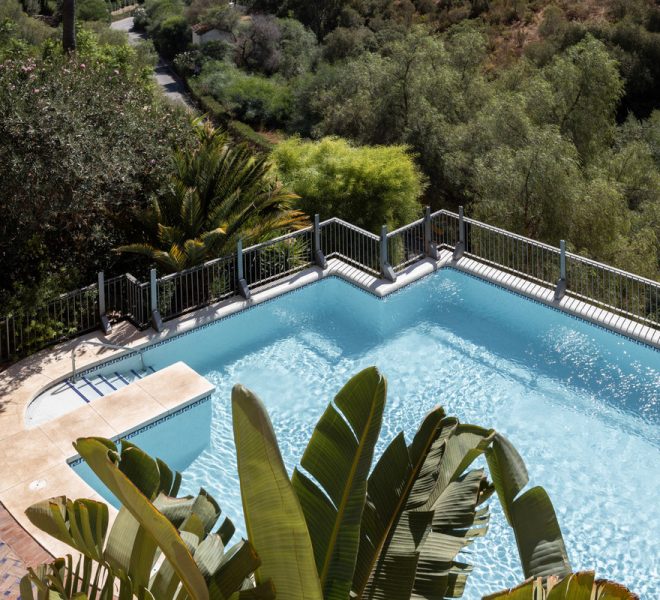 R5192464-Image 1-Middle Floor - 2 Beds - 140 Built