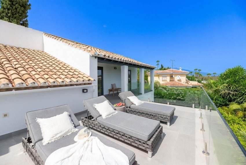 R5194000-Villa-For-Sale-El-Paraiso-Detached-4-Beds-359-Built-17