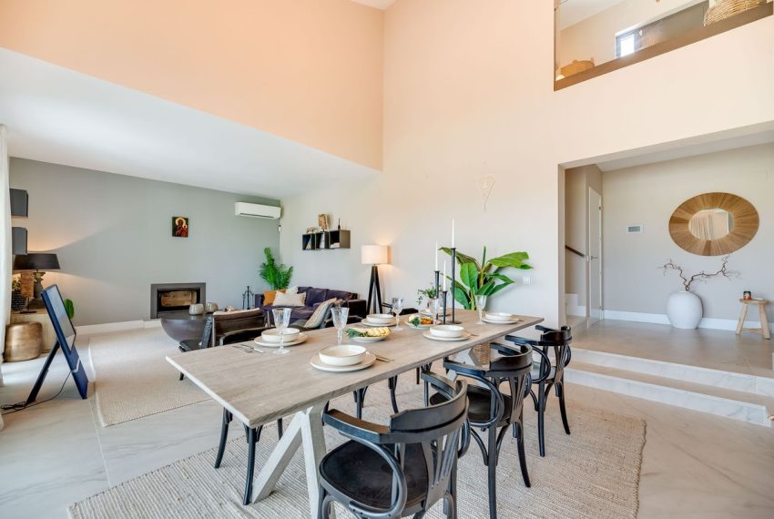 R5194000-Villa-For-Sale-El-Paraiso-Detached-4-Beds-359-Built-3