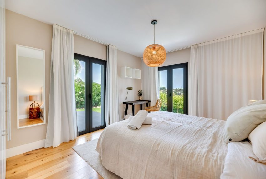 R5194000-Villa-For-Sale-El-Paraiso-Detached-4-Beds-359-Built-9