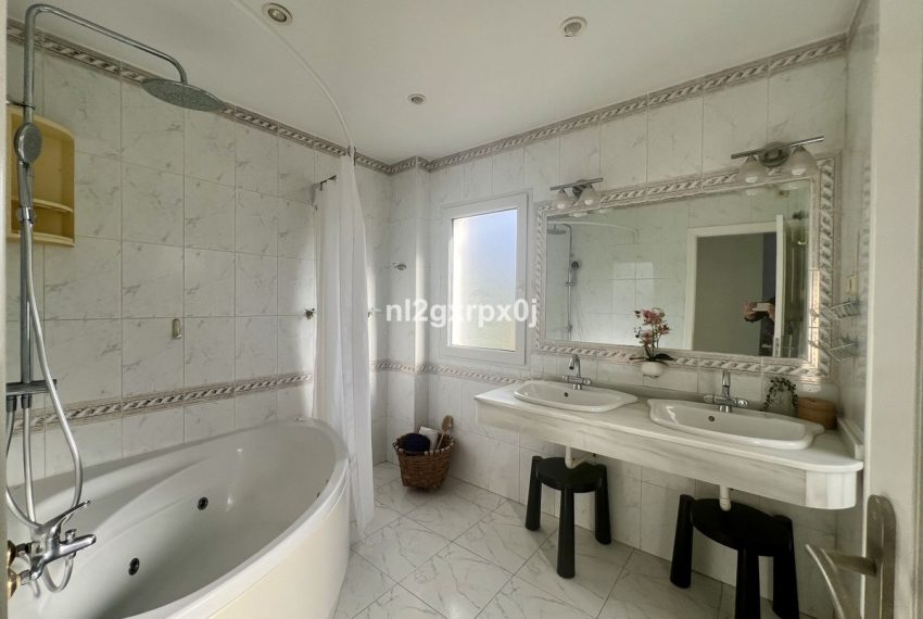 R5194060-Villa-For-Sale-Reserva-de-Marbella-Detached-3-Beds-276-Built-18