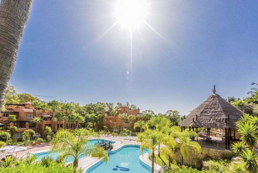 R5195074-Apartment-For-Sale-Nueva-Andalucia-Ground-Floor-2-Beds-118-Built