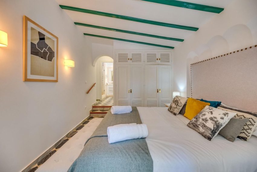 R5195182-Villa-For-Sale-Nueva-Andalucia-Detached-5-Beds-224-Built-11