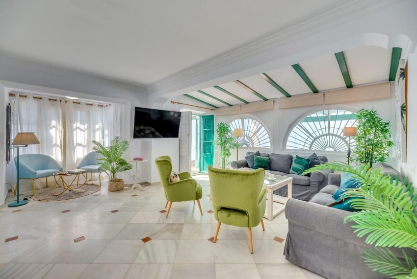 R5195182-Villa-For-Sale-Nueva-Andalucia-Detached-5-Beds-224-Built-3