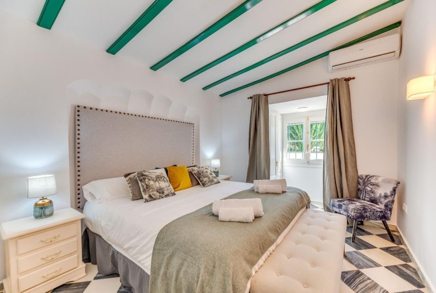 R5195182-Villa-For-Sale-Nueva-Andalucia-Detached-5-Beds-224-Built-9