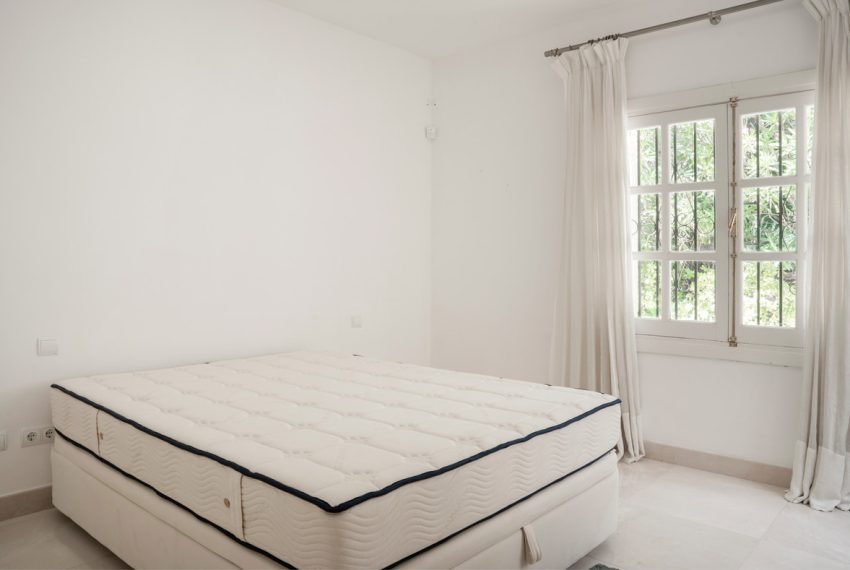 R5195674-Villa-For-Sale-El-Paraiso-Detached-4-Beds-265-Built-10