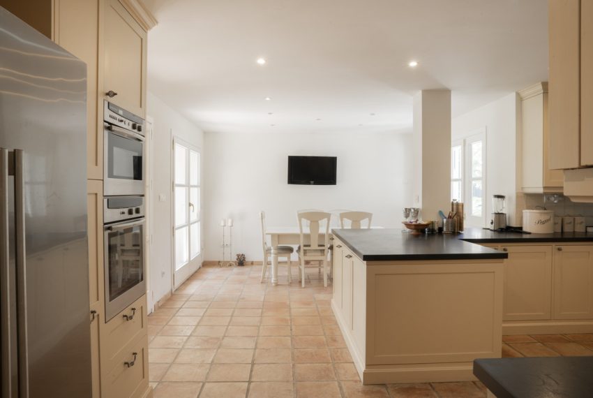 R5195674-Villa-For-Sale-El-Paraiso-Detached-4-Beds-265-Built-7