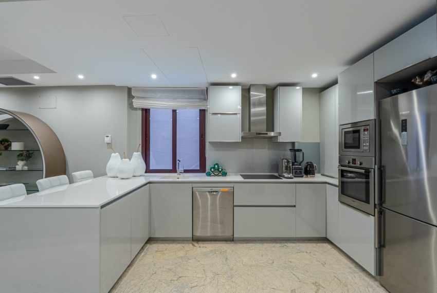 R5195683-Apartment-For-Sale-San-Pedro-de-Alcantara-Ground-Floor-4-Beds-293-Built-12