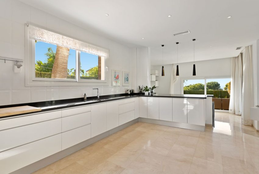 R5198476-Villa-For-Sale-El-Rosario-Detached-4-Beds-342-Built-13